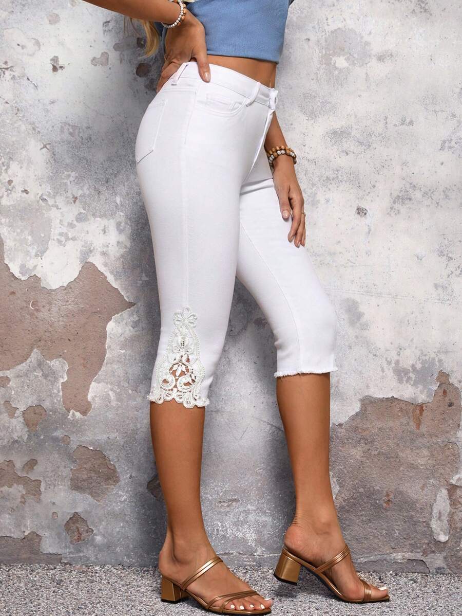 EMERY ROSE Jeans Capri ajustados de encaje de parche en unicolor para vacaciones y tiempo libre - Blanco - Ver 1