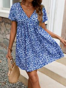 SHEIN Frenchy Pequeño vestido veraniego corte en V con estampado floral, vestido casual con lazo en la cintura y diseño floral