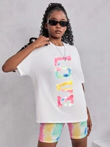 SHEIN Maglietta oversize per ragazza in tinta unita bianca e rosa con effetto tie-dye, abbinata a pantaloncini da ciclista per un look casual e sportivo da strada