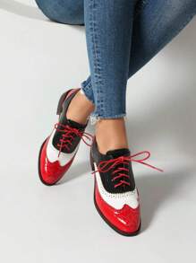 Women Flat Oxford Shoes Retro British Style Small Leather Shoes Thick Heels With Lace-Up And Color Block Design