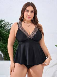 SHEIN Swim Curve Plus Size Vacation Style V-Neck Contrast Leopard Ruffle Hem Top And Bottom Tankini Set , Suitable For Wearing At The Beach And Pool In Summer,Summer Beach