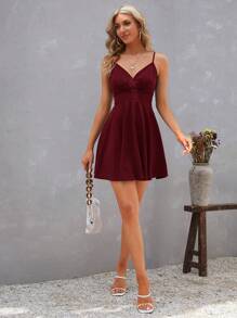 SHEIN Privé 夏季纯色针织无袖裹身交叉无肩带细肩带连衣裙 - 酒紅色 - 查看 3