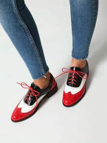 Women Flat Oxford Shoes Retro British Style Small Leather Shoes Thick Heels With Lace-Up And Color Block Design