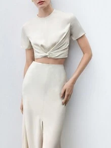 BizChic Women Solid Color Simple Twisted Short Sleeve T-Shirt And Slit Skirt Two-Piece Set For Spring And Summer