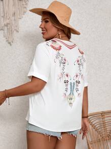 SHEIN VCAY Plus Size White  Flower Print V-Neck Loose Women Vacation Summer Shirt
