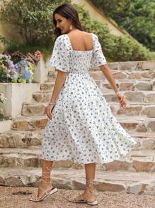 SHEIN VCAY Vestido de verano para mujer con estampado floral, cuello en forma de corazón con lazo en la cintura y elegantes huecos para vacaciones - Multicolor - Ver 2