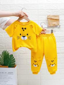 SHEIN Baby Boy Cartoon Animal Print Raglan Sleeve Round Neck Short Sleeve T-Shirt And Pants Set - Yellow - View 1