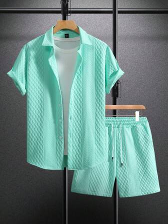 Manfinity Homme Men's Vacation Casual Style, INS Matched With A Geometric Diamond-Pattern Jacquard Knit Short-Sleeve Shirt And Shorts Set In Pink. This Outfit Features A Button Placket And An Elastic Waist, Making It A Fashionable Choice For Summer. It Embodies A French Casual Romantic Vibe, Perfect For Hawaiian Beach Vacations, Music Festivals, And Everyday Wear. It Also Makes A Great Gift For Boyfriends Or Husbands. Men Short Sleeve Shirt And Shorts Set, Fashion Summer Outfit , Shirt Sets , Sets For Men Men Shirt Co Ords