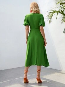 SHEIN VCAY فستان اكمام فراشة زرار وهمي بحافة شق
