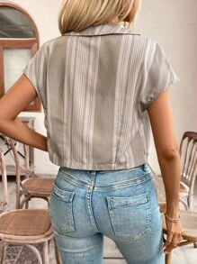 SHEIN Frenchy Exquisite Linen Texture Short Striped Shirt With Excellent Minimalist Shap Color Block Turn-Down Collar, Summer Vacation Season, Summer Clothes, Comfy, Boho, Mom, Beach Women Outfits, Swimsuit Cover Up, Elegant Teacher