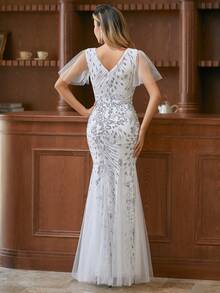 Luxury Beaded Short Sleeves V-Neck Mermaid Prom Dress - White - View 2