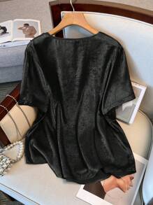 SHEIN Clasi Plus Size Women Summer Solid Color V-Neck Loose Short Sleeve Shirt