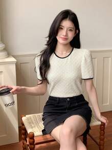 DAZY Women Colorblocked Round Neck Elegant Short Sleeve Basic T-Shirt For Daily Wear Summer Cute Tops