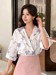 Dazy Designer Áo kiểu ngắn tay cổ chữ V in hoa cho nữ - Nhiều màu - Xem 2