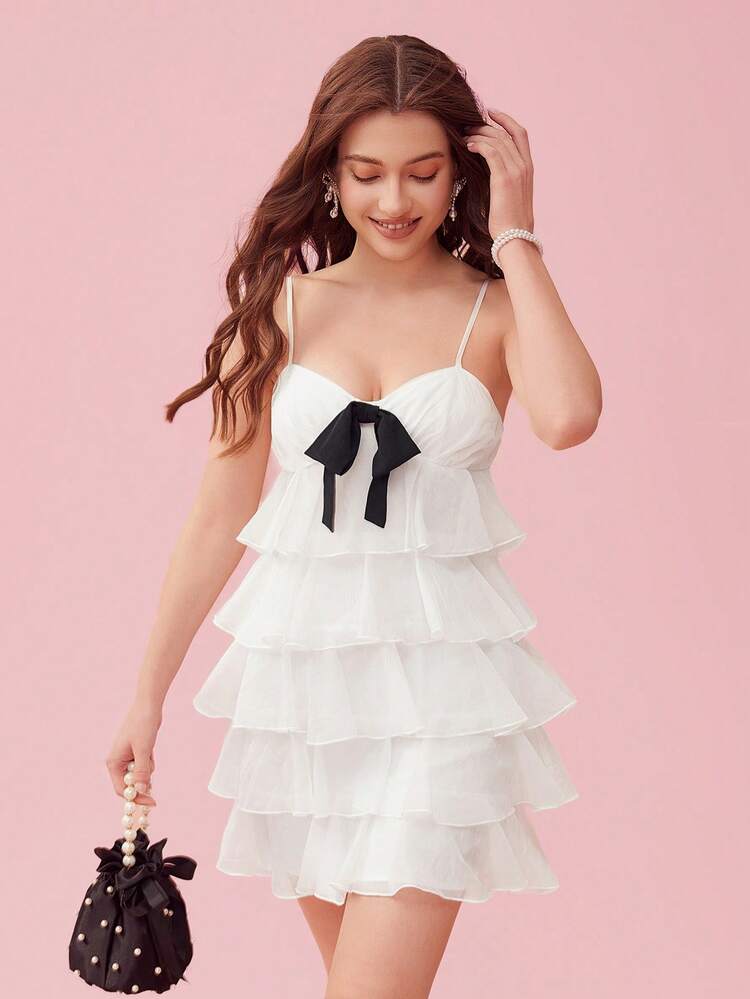 Vestido de alça espaguete da moda feminina com nó de design de camadas múltiplas