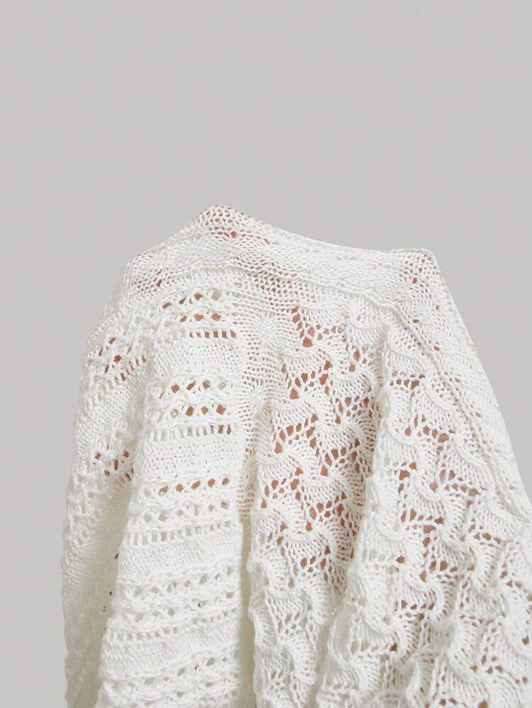 Plus Size White Cute Round Neck Knitted Sweater With Color-Blocking And Ruffle Details