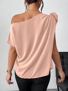 SHEIN Clasi 女士时尚纯色花朵装饰不对称领口衬衫单肩上衣 - 藕粉色 - 查看 2