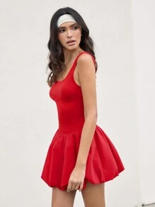 SHEIN X ELOISA & ORSON COSMINA Vestido mini de color rojo solido, sin mangas, con cintura ajustable con cordón, diseño de botón y vuelo
