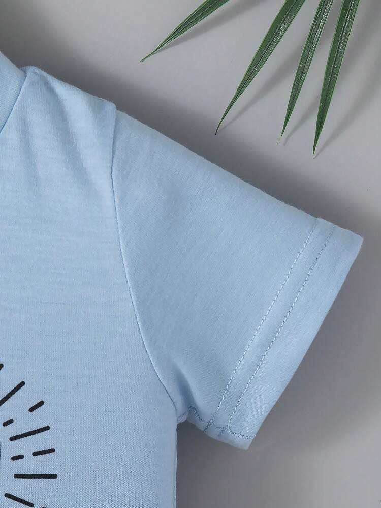 New Summer Simple And Cute English Printed T-Shirt With Distressed Denim Shorts Outfit For Baby Boys