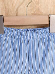 嬰兒女孩2件套裝，夏季可愛熊印花上衣和條紋短褲套裝