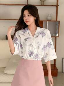 Dazy Designer Áo kiểu ngắn tay cổ chữ V in hoa cho nữ - Nhiều màu - Xem 3
