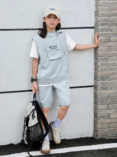 SHEIN Tween男孩帥氣帽夾克、短褲和T卹套裝，搭載貨物風格