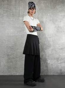 Manfinity Denimwave Skort ג'ינס שחור לגברים, עיצוב פאשן פורוורד 2 ב-1, שילוב ייחודי של נוחות וסטייל, אידיאלי לבגדי רחוב טרנדיים. - שחור - ראה 4