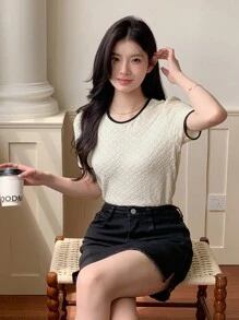 DAZY Women Colorblocked Round Neck Elegant Short Sleeve Basic T-Shirt For Daily Wear Summer Cute Tops