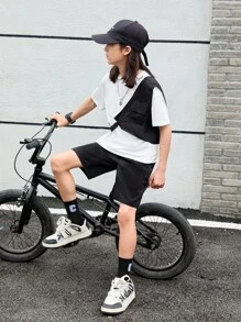 SHEIN Tween Boy Two Tone Flap Pocket Tee & Shorts