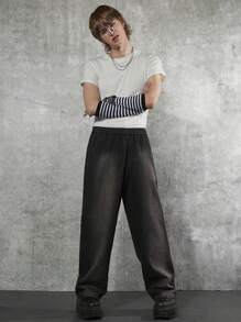 Manfinity Denimwave Retro-geïnspireerde heren kleurblok met ritssluiting, losse jeans met wijde pijpen, perfect voor modebewuste mannen die op zoek zijn naar vintage charme en comfort.