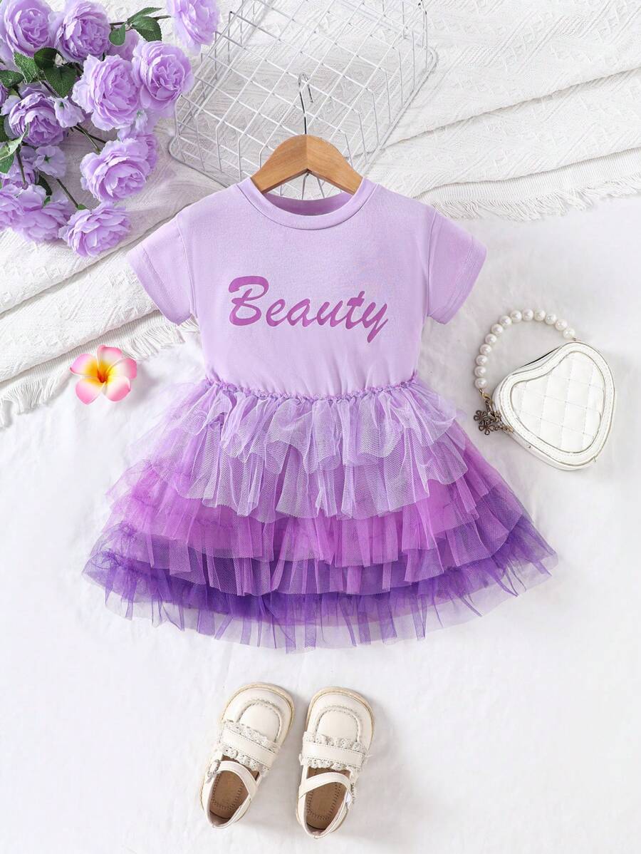 SHEIN Elegante vestido de varias capas con dobladillo de malla degradado y gráfico de letras para bebé niña, perfecto para primavera y verano - Morado - Ver 1