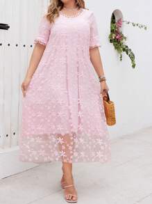 SHEIN Holidaya Plus Size Vacation Casual Solid Color Flower Embroidery Short Sleeve Dress - Baby Pink - View 1
