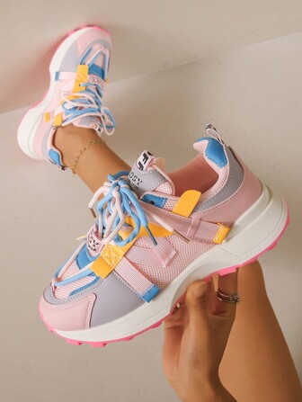 女士網眼厚底拼色運動鞋，春夏款dopamine粉色皮革平底跑鞋