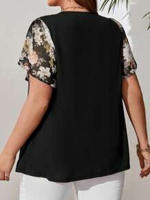 SHEIN CURVE+ Camisa negra para mujer de talla grande con estampado floral primaveral y bloqueo de colores, con lazo, para el verano