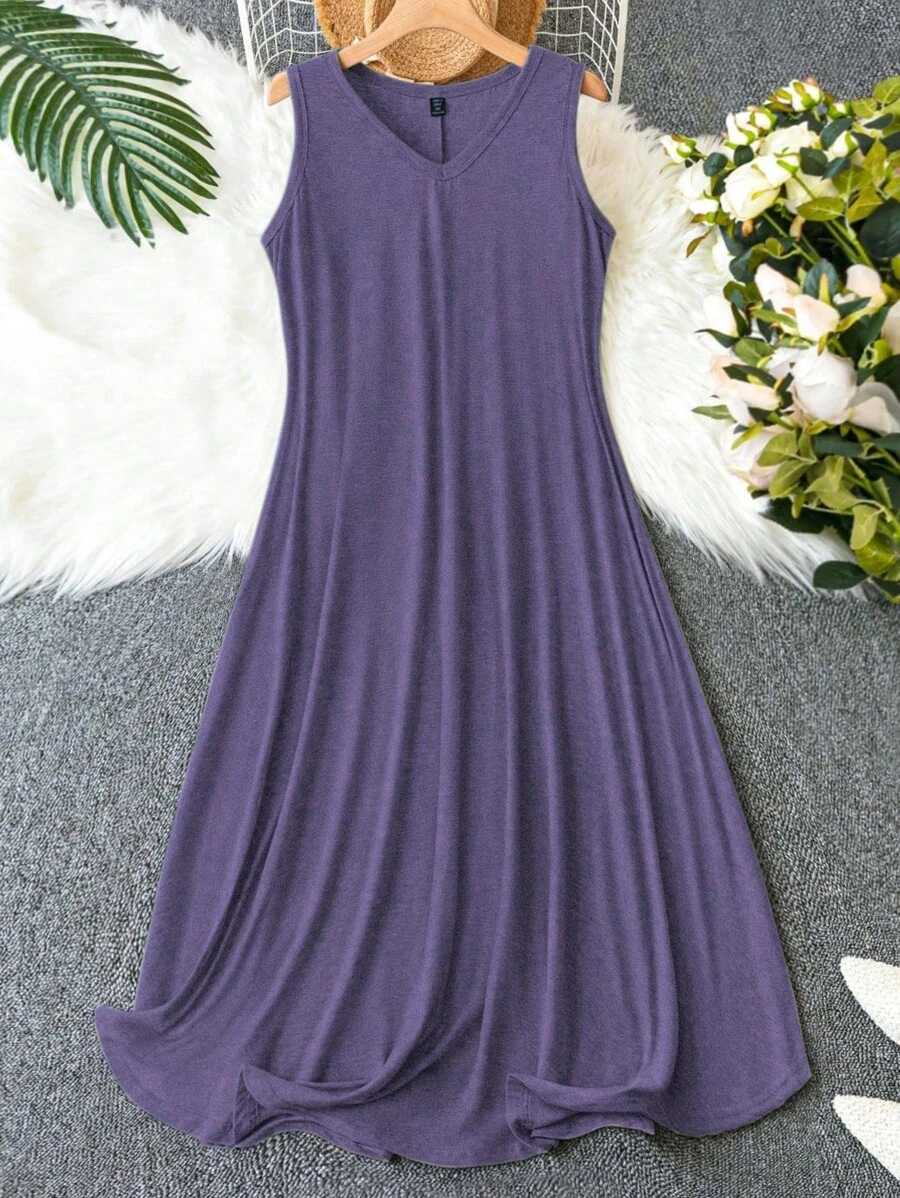 EMERY ROSE Plus Size Women Solid Color Sleeveless Dress, Simple And Elegant Maxi Women Outfit - Purple - View 1
