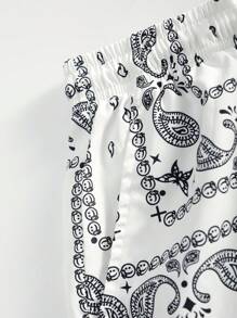 Manfinity Chillmode Loose-Fit Men's Paisley Print Drawstring Waist Shorts