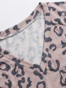 Women's V-Neck Raglan Sleeve Leopard Print T-Shirt, Casual Summer Style - Multicolor - View 4