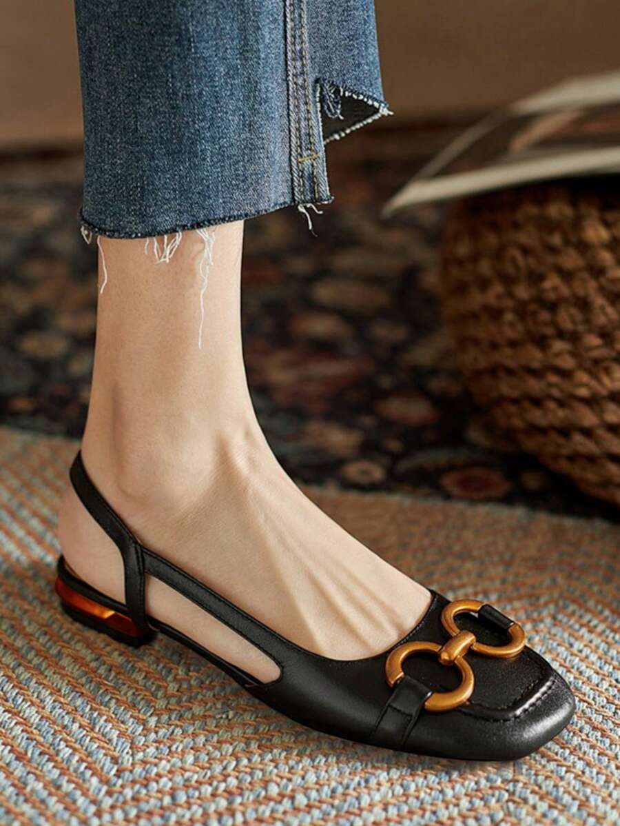 Ladies New Flat Sandals Women Summer Closed Toe Thick Heel Horsebit Low Heel Shoes With Back Strap Flat Shoes