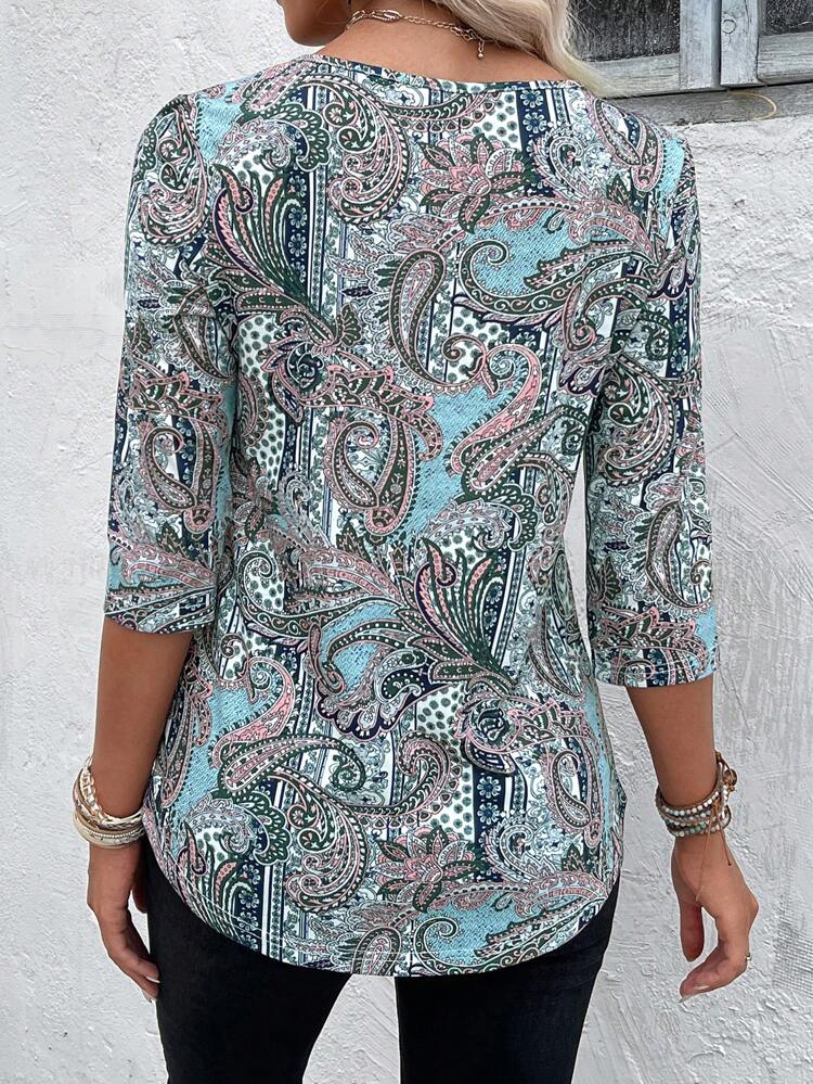 Women Vacation Style Paisley Pattern Printed Round Neck Casual T-Shirt With 3/4 Sleeves