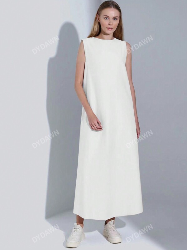 Lässiges minimalistisches ärmelloses weißes Kleid, Frühling/Sommer