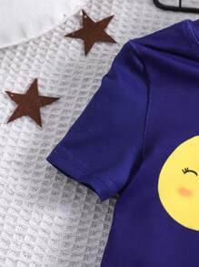 SHEIN 年輕男孩貼身適合可愛卡通圖案短袖上衣和長褲針織舒適休閒睡衣套裝，2件組