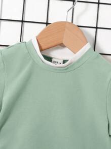 SHEIN Baby Boy Color Block Round Neck Oversized Short Sleeve T-Shirt And Sports Jogger Pants Set