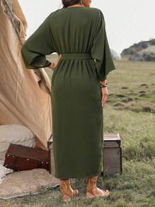 SHEIN Unity Vestido con abertura y manga de murciélago de color liso informal para vacaciones, conjunto de mujer de talla grande - Verde militar - Ver 2