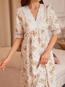 PalaceNights Nachtjurk met V-hals en bloemenprint van kant en patchwork voor dames