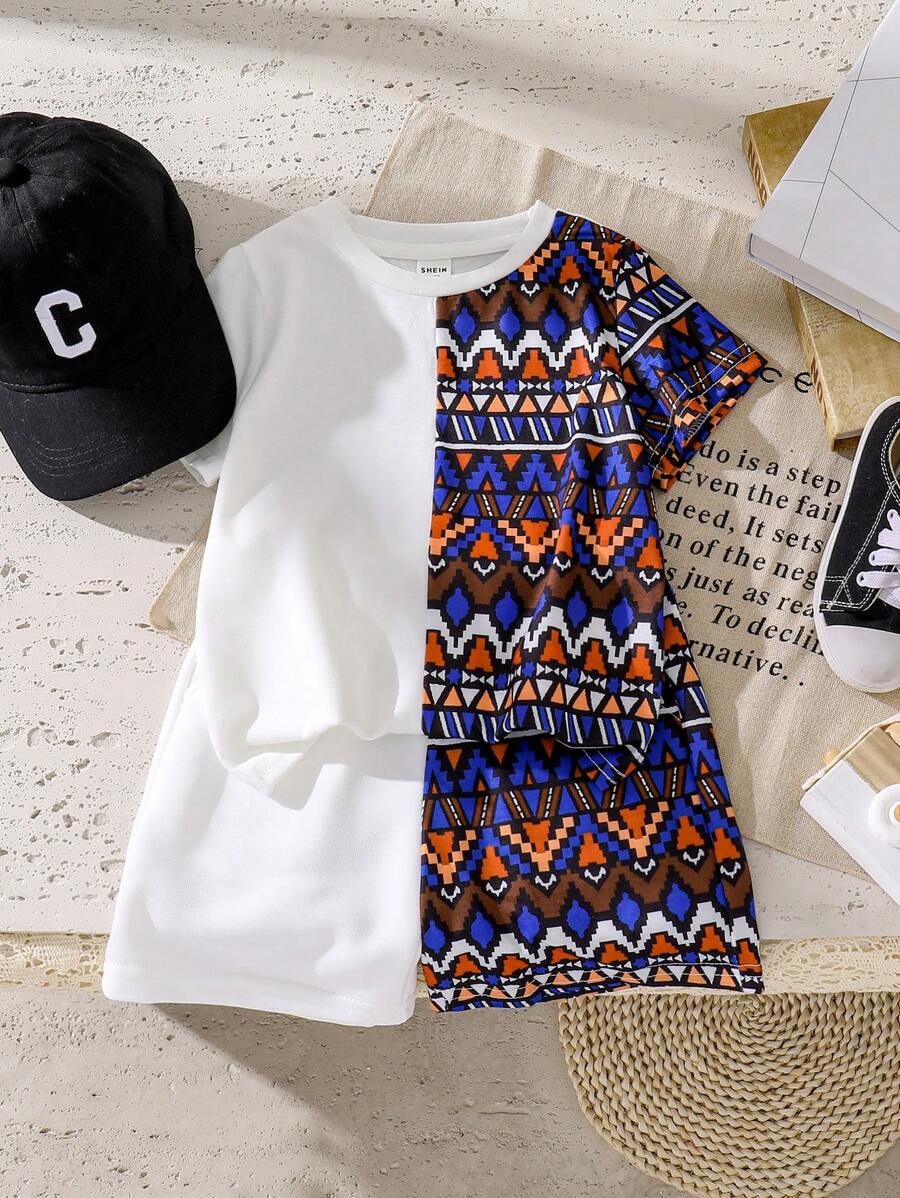 SHEIN Young Boy Matching Cute Round Neck Geometric Printed Short Sleeve T-Shirt And Shorts Two Piece Set