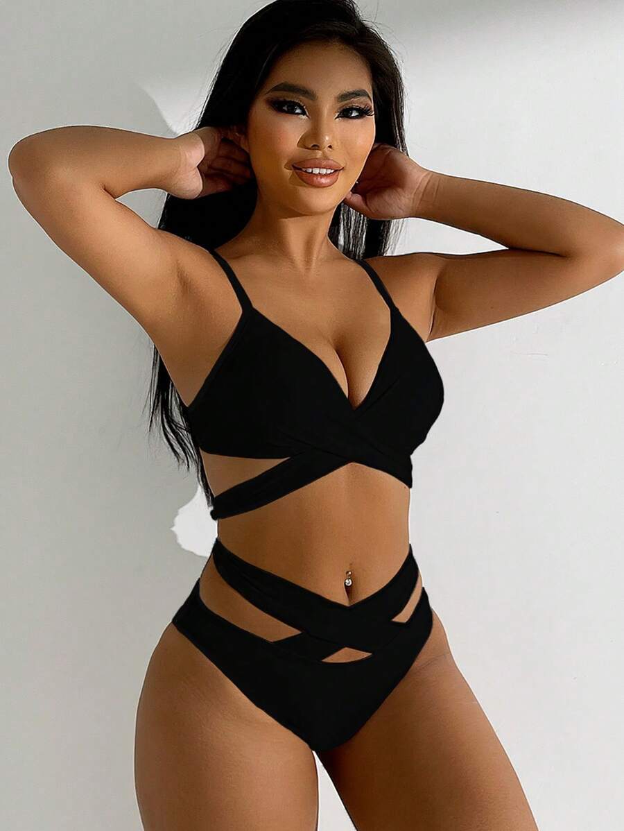 Swim Basics 純色中空分裂比基尼套裝，夏季沙灘