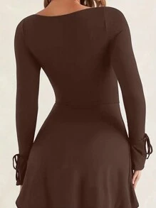 INAWLY Solva Vestido De Corte Con Tiras Con Escote Cuadrado Y Corbata De Color Sólido - Café - Ver 2