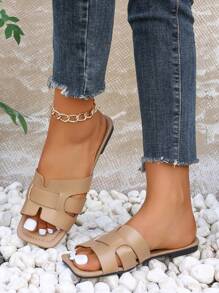 Korean Style Women Flat Sandals Summer Open Toe Slip-On Casual Slides Autumn New Arrival Weaving Decoration Roman Beach Sandals For Women, Fashionable With Skirts On Outing, 2023 Summer Style. French Ladies Beach & Vacation Slipper Flat Sandals, Bohemian Theme. Toe Separator Slip-On Shoes Ideal For Seaside And Casual Walking.