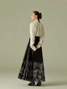 Chinese Style Long Skirt For Women, Vintage Horse-Face Skirt With Colorful Reflective Brocade, Butterfly And Floral Design - Black - View 5
