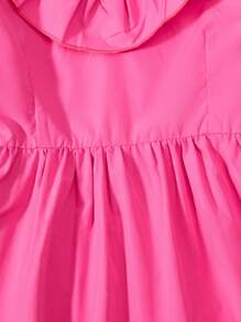 Vestito da ragazza adolescente con maniche a soffietto in colore solido con vita arricciata per l'estate